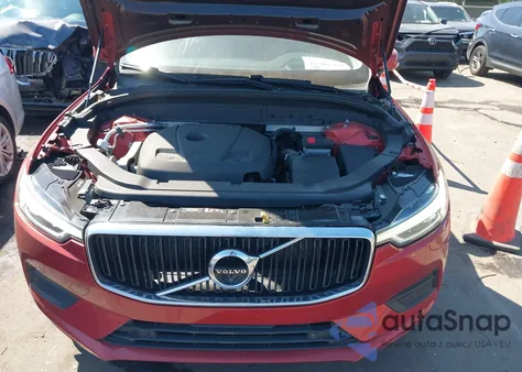 2021 Volvo Xc60 T5 Momentum z USA, uszkodzony, nr VIN YV4102RK1M1738035